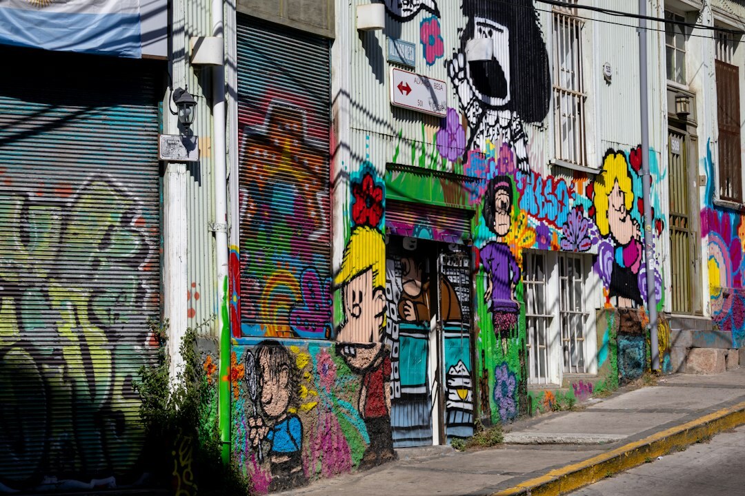 valparaiso colorful houses